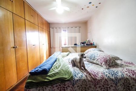 Casa à venda com 352m², 5 quartos e 6 vagas Casa à venda com 352m², 5 quartos e 6 vagasQuarto 1