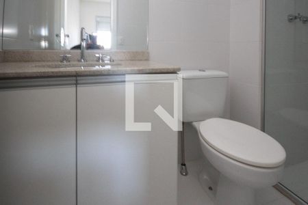 Apartamento à venda com 77m², 2 quartos e 2 vagas Apartamento à venda com 77m², 2 quartos e 2 vagasBanheiro da Suite
