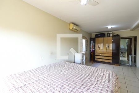Casa à venda com 240m², 3 quartos e 3 vagas Casa à venda com 240m², 3 quartos e 3 vagasSuíte