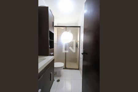 Casa à venda com 240m², 3 quartos e 3 vagas Casa à venda com 240m², 3 quartos e 3 vagasBanheiro da Suíte