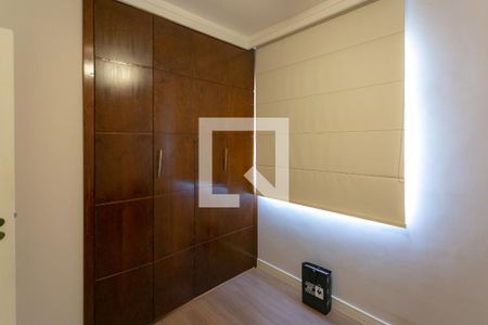 Quarto 1 de apartamento para alugar com 2 quartos, 74m² em Santa Efigênia, Belo Horizonte