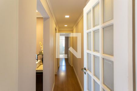 Corredor de apartamento para alugar com 2 quartos, 74m² em Santa Efigênia, Belo Horizonte