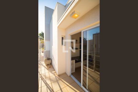 Casa de condomínio à venda com 180m², 3 quartos e 2 vagas Casa de condomínio à venda com 180m², 3 quartos e 2 vagasSacada do Escritório