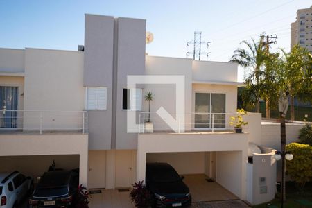 Casa de condomínio à venda com 180m², 3 quartos e 2 vagas Casa de condomínio à venda com 180m², 3 quartos e 2 vagasVista do Quarto 01