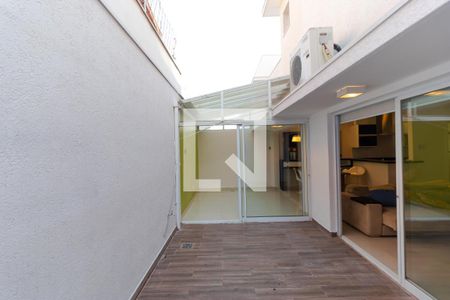 Casa de condomínio à venda com 180m², 3 quartos e 2 vagas Casa de condomínio à venda com 180m², 3 quartos e 2 vagasVaranda