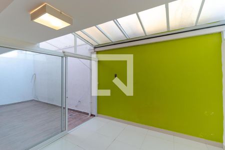 Casa de condomínio à venda com 180m², 3 quartos e 2 vagas Casa de condomínio à venda com 180m², 3 quartos e 2 vagasSalas