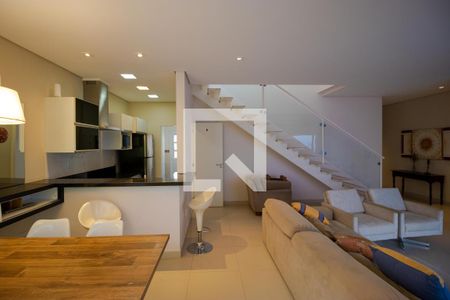 Casa de condomínio à venda com 180m², 3 quartos e 2 vagas Casa de condomínio à venda com 180m², 3 quartos e 2 vagasSalas