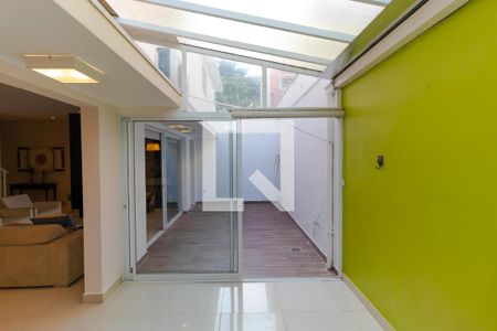 Casa de condomínio à venda com 180m², 3 quartos e 2 vagas Casa de condomínio à venda com 180m², 3 quartos e 2 vagasSalas