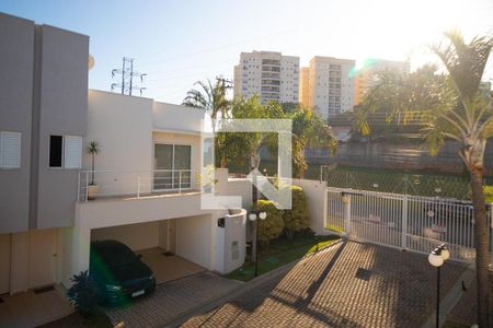 Casa de condomínio à venda com 180m², 3 quartos e 2 vagas Casa de condomínio à venda com 180m², 3 quartos e 2 vagasVista da Sacada do Escritório