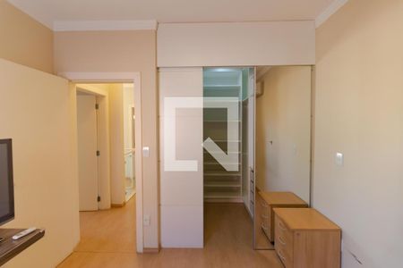 Casa de condomínio à venda com 180m², 3 quartos e 2 vagas Casa de condomínio à venda com 180m², 3 quartos e 2 vagasSuíte