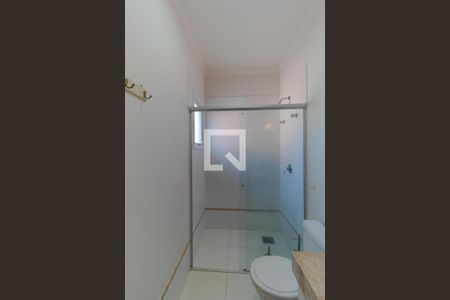 Casa de condomínio à venda com 180m², 3 quartos e 2 vagas Casa de condomínio à venda com 180m², 3 quartos e 2 vagasBanheiro da Suíte