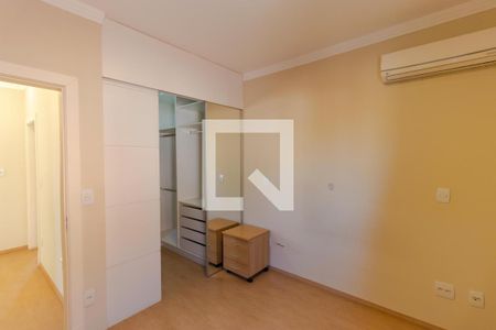 Casa de condomínio à venda com 180m², 3 quartos e 2 vagas Casa de condomínio à venda com 180m², 3 quartos e 2 vagasSuíte