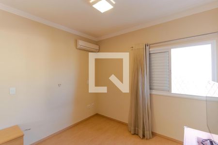 Casa de condomínio à venda com 180m², 3 quartos e 2 vagas Casa de condomínio à venda com 180m², 3 quartos e 2 vagasSuíte