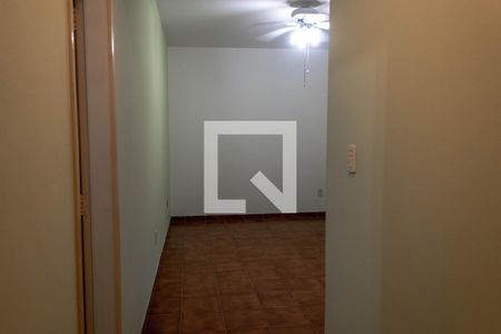 Apartamento para alugar com 261m², 4 quartos e 3 vagas Apartamento para alugar com 261m², 4 quartos e 3 vagasCorredor