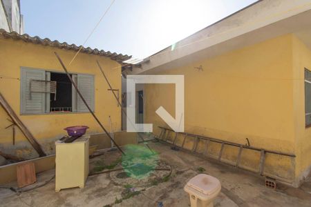 Casa à venda com 175m², 3 quartos e 3 vagas Casa à venda com 175m², 3 quartos e 3 vagasQuintal