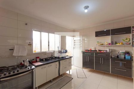 Casa à venda com 175m², 3 quartos e 3 vagas Casa à venda com 175m², 3 quartos e 3 vagasCozinha