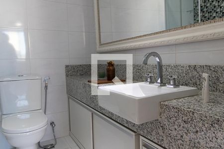 Apartamento à venda com 250m², 4 quartos e 4 vagasBanheiro da Suíte 1