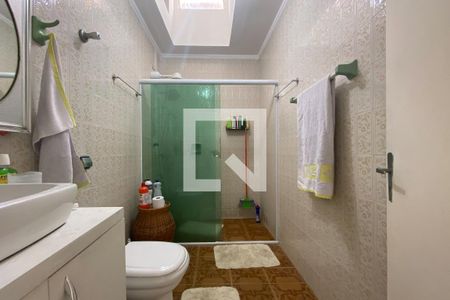 Casa à venda com 210m², 3 quartos e 2 vagas Casa à venda com 210m², 3 quartos e 2 vagasBanheiro