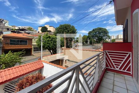 Casa à venda com 210m², 3 quartos e 2 vagas Casa à venda com 210m², 3 quartos e 2 vagasSacada do Quarto 1