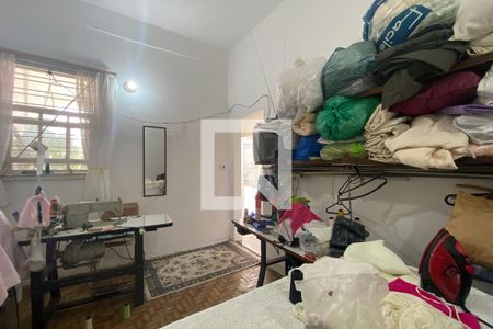 Casa à venda com 210m², 3 quartos e 2 vagas Casa à venda com 210m², 3 quartos e 2 vagasQuarto de Serviço