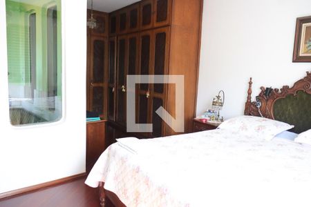 Casa à venda com 500m², 4 quartos e 3 vagasSuíte 1