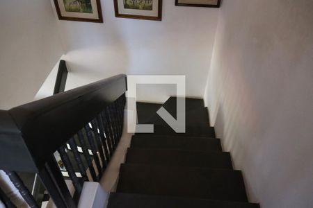 Casa à venda com 500m², 4 quartos e 3 vagasEscada