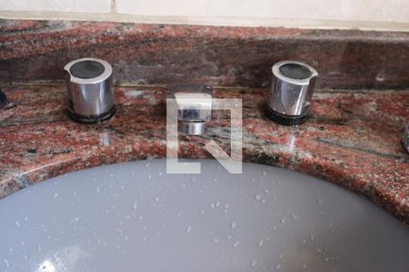 Casa à venda com 500m², 4 quartos e 3 vagasBanheiro da suíte 3