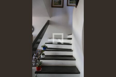 Casa à venda com 500m², 4 quartos e 3 vagasEscada