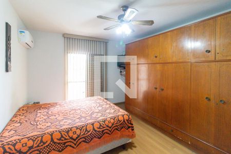 Casa à venda com 350m², 3 quartos e 2 vagas Casa à venda com 350m², 3 quartos e 2 vagasQuarto 1