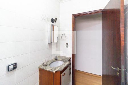Casa à venda com 350m², 3 quartos e 2 vagas Casa à venda com 350m², 3 quartos e 2 vagasBanheiro