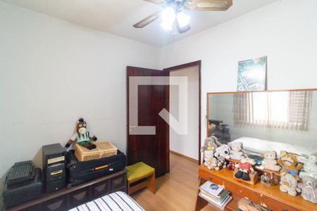 Casa à venda com 350m², 3 quartos e 2 vagas Casa à venda com 350m², 3 quartos e 2 vagasQuarto 2