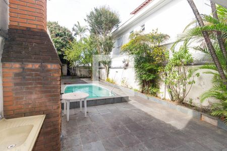 Casa à venda com 350m², 3 quartos e 2 vagas Casa à venda com 350m², 3 quartos e 2 vagasQuintal