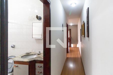 Casa à venda com 350m², 3 quartos e 2 vagas Casa à venda com 350m², 3 quartos e 2 vagasHall