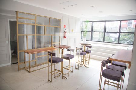 Apartamento para alugar com 74m², 2 quartos e 1 vaga Apartamento para alugar com 74m², 2 quartos e 1 vagaÁrea comum - Salão de festas