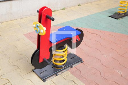 Apartamento para alugar com 74m², 2 quartos e 1 vaga Apartamento para alugar com 74m², 2 quartos e 1 vagaÁrea comum - Playground