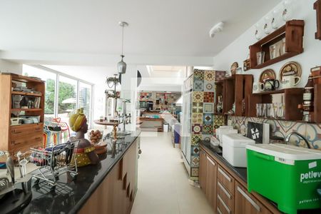 Casa à venda com 1200m², 6 quartos e sem vaga Casa à venda com 1200m², 6 quartos e sem vagaCozinha
