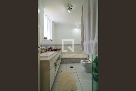 Casa à venda com 1200m², 6 quartos e sem vaga Casa à venda com 1200m², 6 quartos e sem vagaBanheiro da Suíte 5