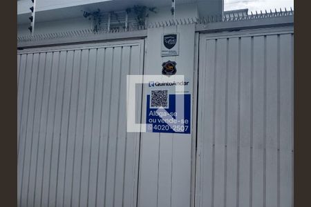 Casa à venda com 1200m², 6 quartos e sem vaga Casa à venda com 1200m², 6 quartos e sem vagaFachada
