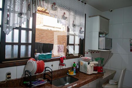 Casa à venda com 91m², 2 quartos e 2 vagas Casa à venda com 91m², 2 quartos e 2 vagascozinha