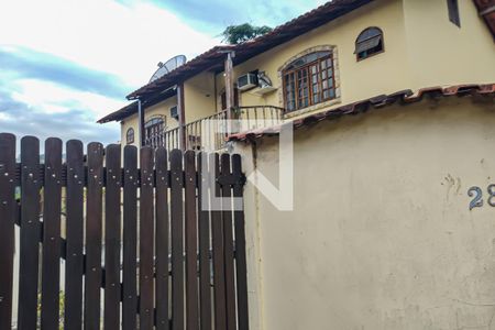 Casa à venda com 91m², 2 quartos e 2 vagas Casa à venda com 91m², 2 quartos e 2 vagasFachada e portaria