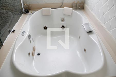 Apartamento à venda com 285m², 3 quartos e 4 vagasBanheiro da Suíte 3