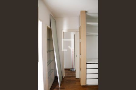 Apartamento à venda com 285m², 3 quartos e 4 vagasSuíte 2