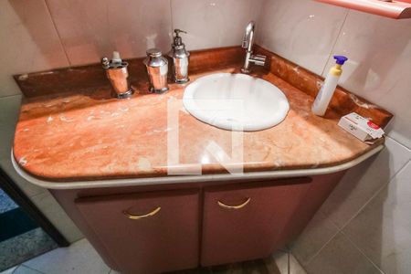 Casa à venda com 200m², 3 quartos e 2 vagas Casa à venda com 200m², 3 quartos e 2 vagasBanheiro 2
