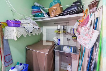 Casa à venda com 200m², 3 quartos e 2 vagas Casa à venda com 200m², 3 quartos e 2 vagasÁrea de Serviço