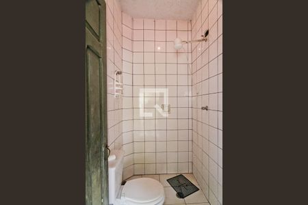 Casa à venda com 250m², 3 quartos e 6 vagasBanheiro de Serviço