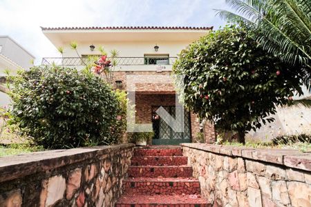 Casa à venda com 250m², 3 quartos e 6 vagasÁrea Externa