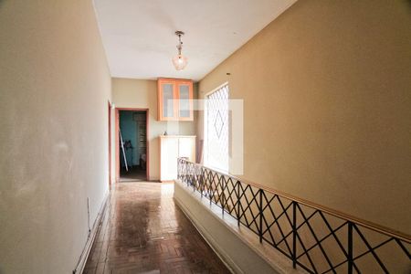 Casa à venda com 250m², 3 quartos e 6 vagasCorredor