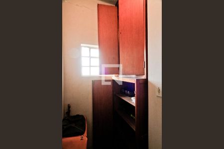 Casa à venda com 250m², 3 quartos e 6 vagasRoupeiro