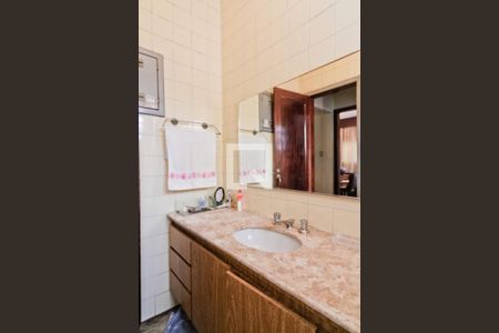 Casa à venda com 250m², 3 quartos e 6 vagasLavabo