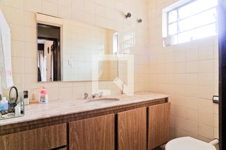 Casa à venda com 250m², 3 quartos e 6 vagasLavabo